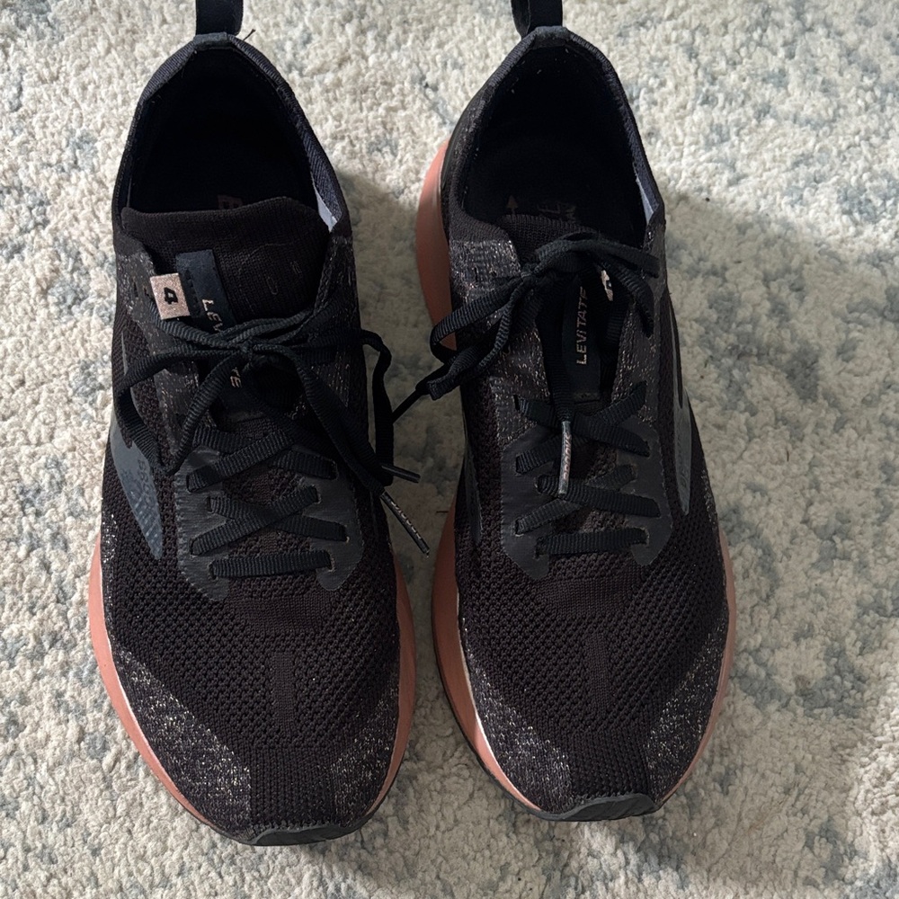 Brooks Levitate 4.0 Sneakers - Size 9
